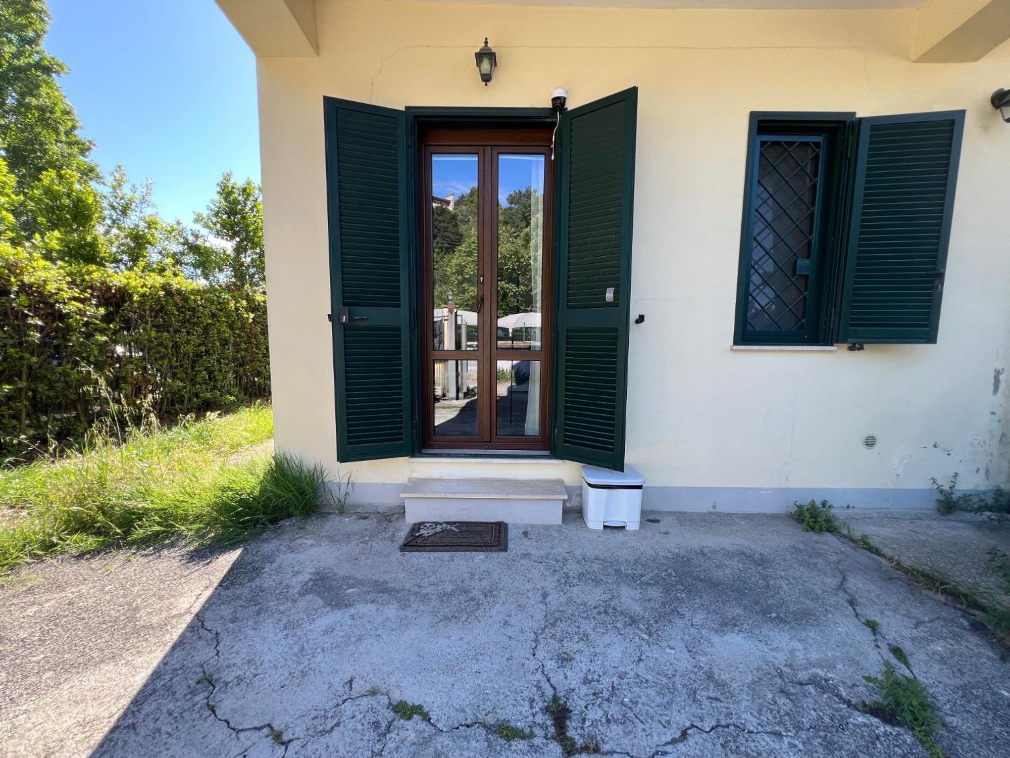 5 Min From Bus Stop-free Parking Apartment Rom